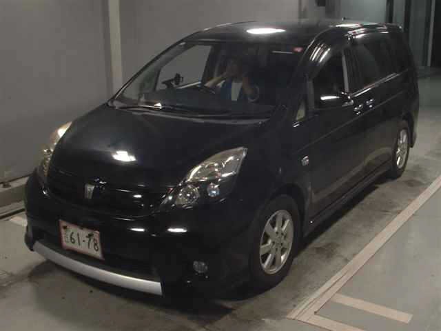 Toyota ISIS 2014 8019266-4
