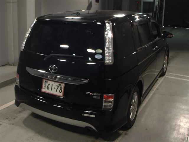 Toyota ISIS 2014 8019266-5