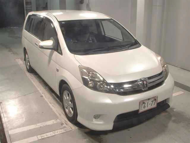 Toyota ISIS 2013 8019267-0