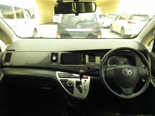 Toyota ISIS 2012 8019280-8