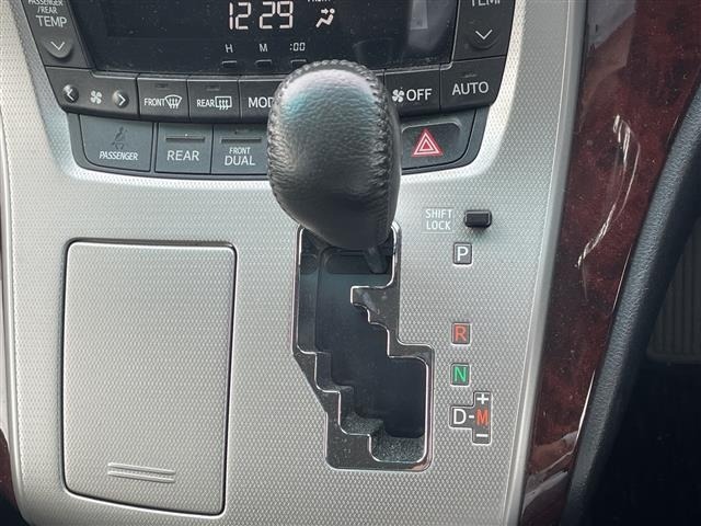 Toyota VELLFIRE 2012 8031015-19