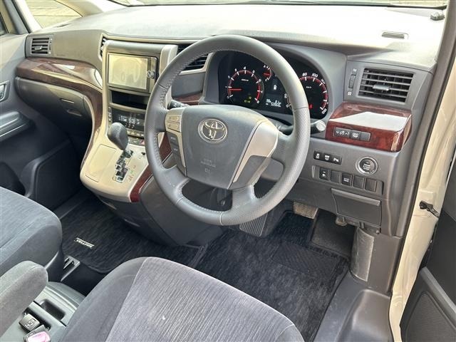 Toyota VELLFIRE 2013 8031046-4