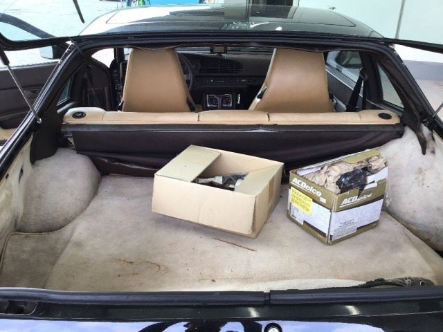 Porsche 944 1988 8048113-7