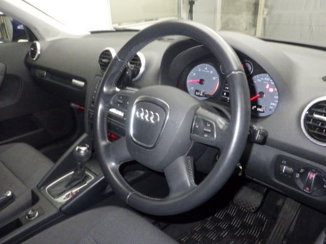 Audi A3 2011 8048631-3