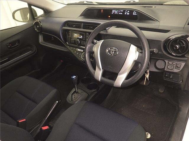 Toyota AQUA 2015 8048710-3