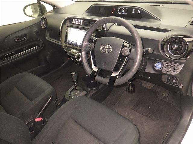 Toyota AQUA 2017 8048711-3
