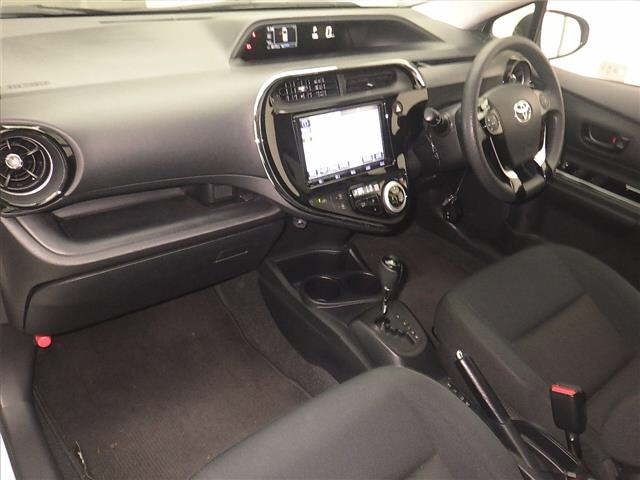 Toyota AQUA 2017 8048711-4