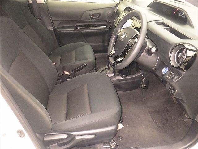 Toyota AQUA 2017 8048711-5