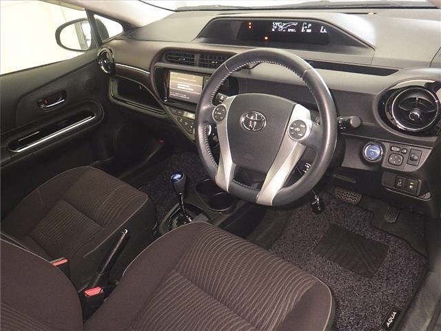 Toyota AQUA 2015 8048720-3