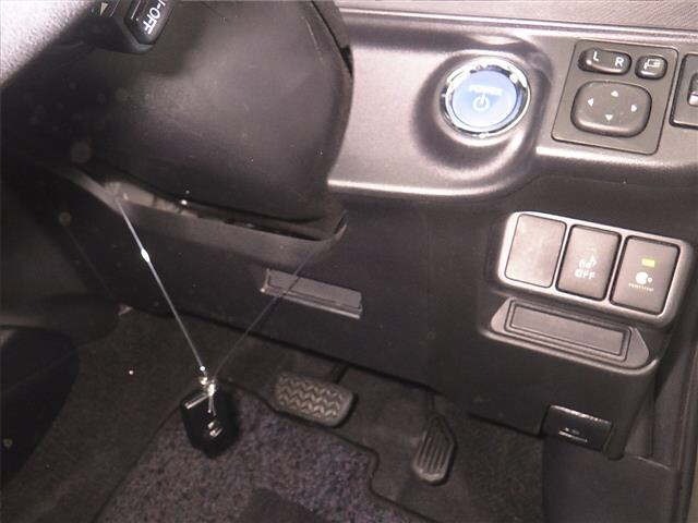 Toyota AQUA 2015 8048720-8