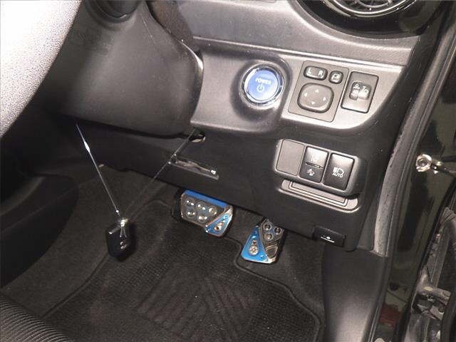 Toyota AQUA 2017 8048727-8