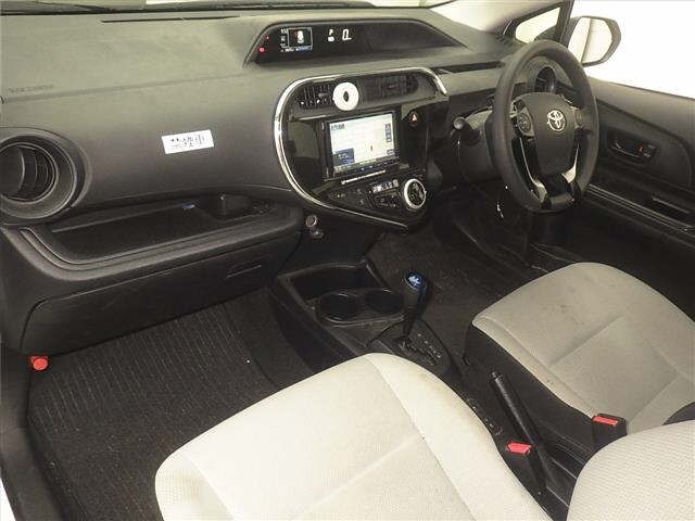 Toyota AQUA 2021 8048728-4