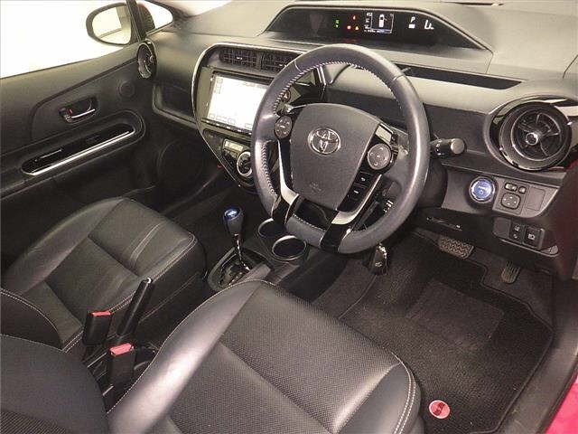 Toyota AQUA 2017 8048730-3