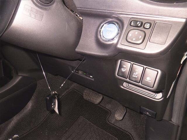 Toyota AQUA 2015 8048731-8