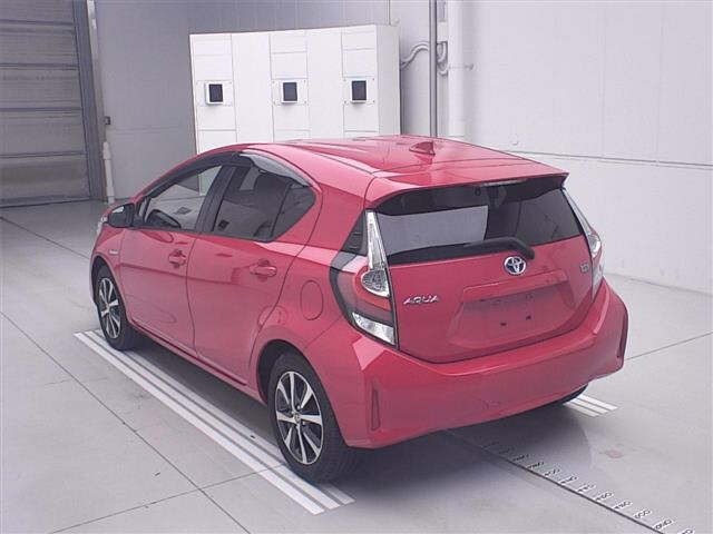 Toyota AQUA 2017 8048738-1