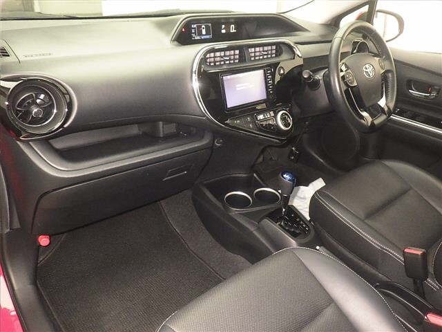 Toyota AQUA 2017 8048738-4