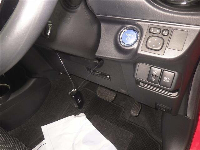 Toyota AQUA 2017 8048738-8