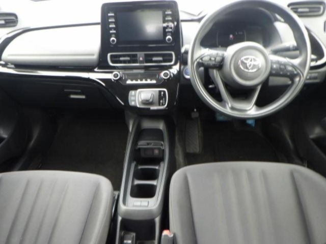 Toyota AQUA 2023 8048740-3