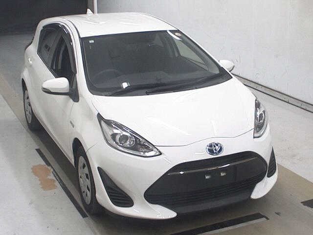 Toyota AQUA 2019 8048772-0