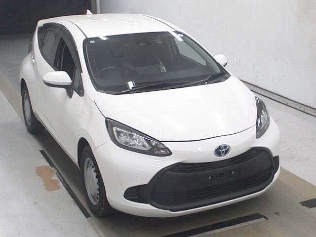 Toyota AQUA 2025 8048773-0