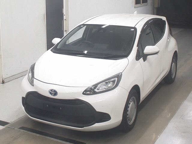 Toyota AQUA 2025 8048773-4