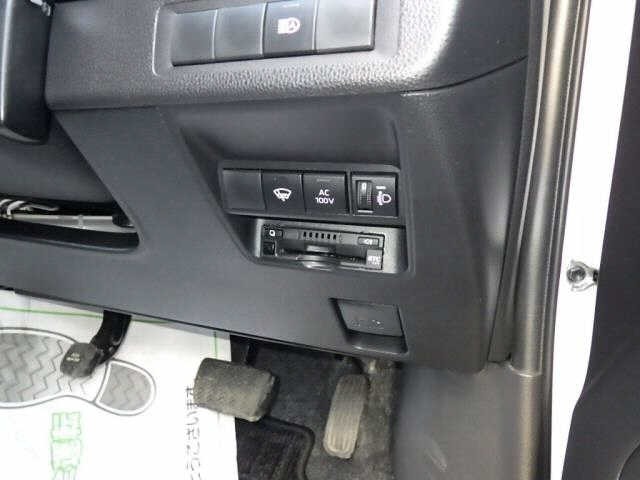Toyota AQUA 2025 8048773-6