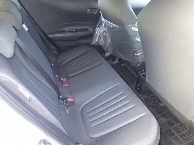 Toyota AQUA 2025 8048773-7