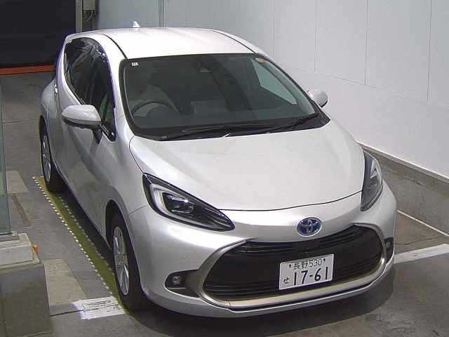 Toyota AQUA 2024 8048777-0