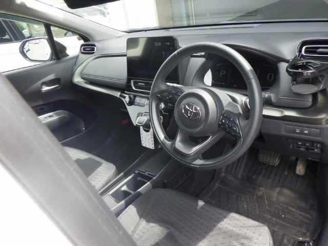 Toyota AQUA 2024 8048777-3