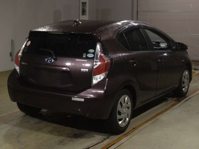 Toyota AQUA 2015 8048778-1