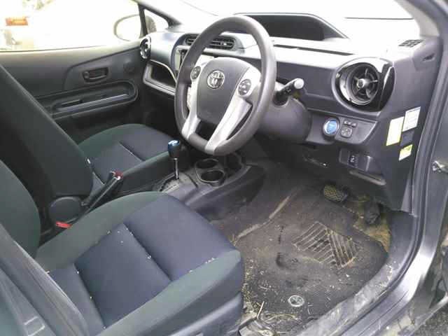 Toyota AQUA 2015 8048800-3