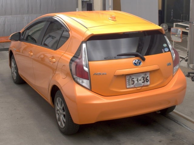 Toyota AQUA 2015 8048819-1