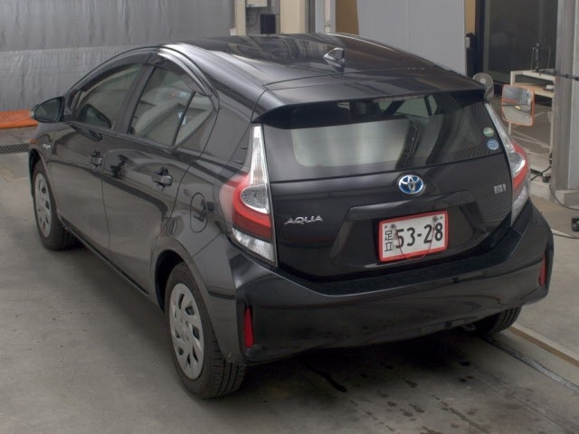 Toyota AQUA 2019 8048821-1