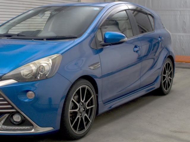 Toyota AQUA 2016 8048823-4