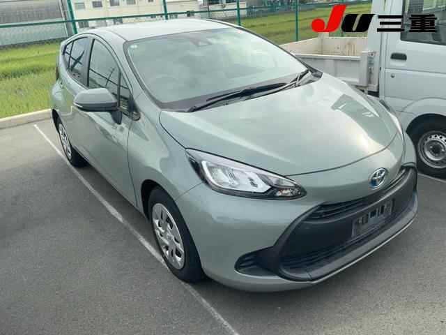 Toyota AQUA 2022 8048826-0