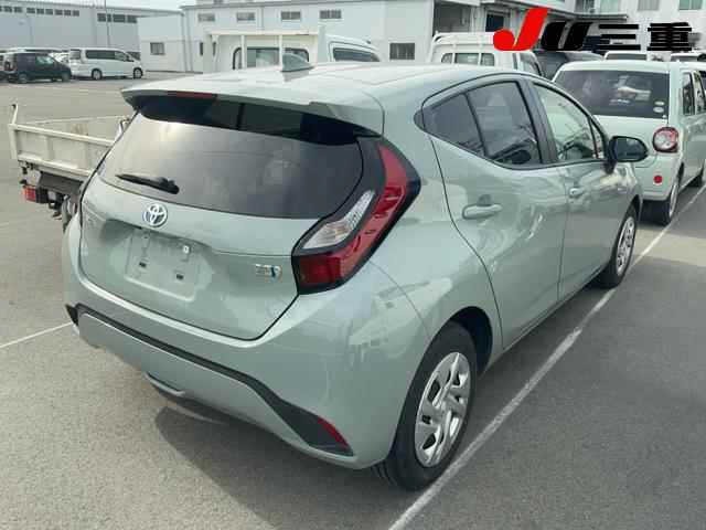 Toyota AQUA 2022 8048826-6
