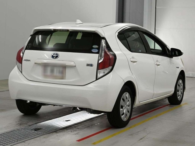 Toyota AQUA 2016 8048829-1