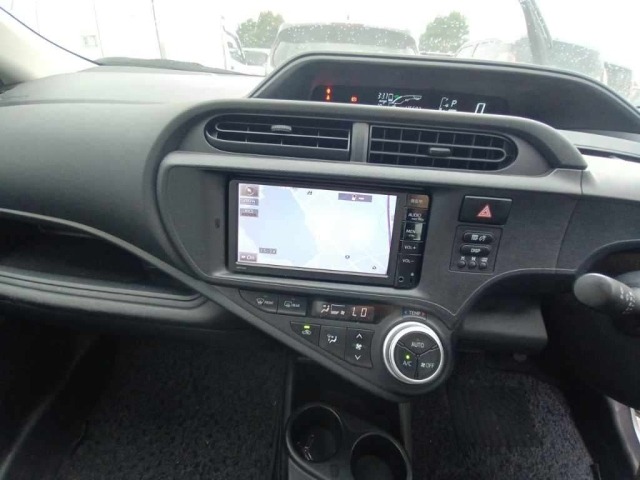 Toyota AQUA 2016 8048829-11