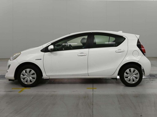 Toyota AQUA 2016 8048829-4