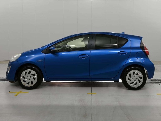 Toyota AQUA 2016 8048830-4