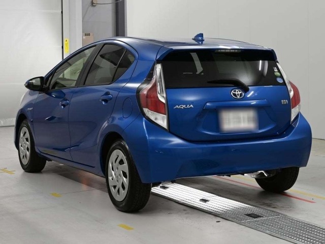 Toyota AQUA 2016 8048830-6