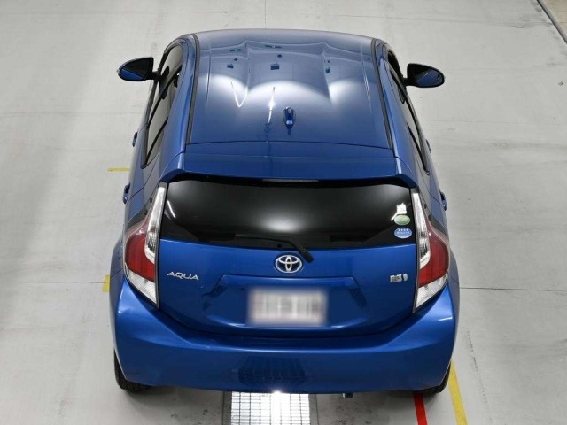 Toyota AQUA 2016 8048830-8