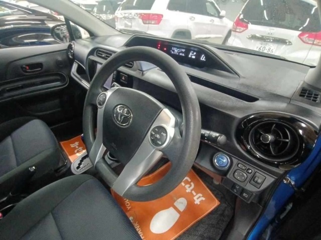 Toyota AQUA 2016 8048830-9