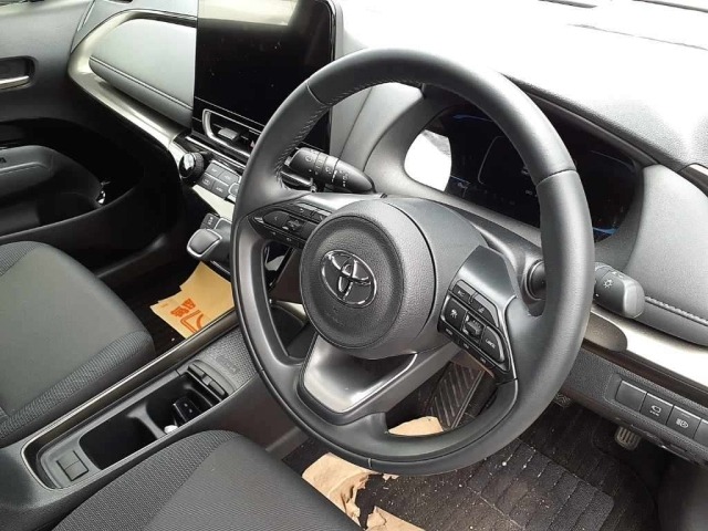 Toyota AQUA 2022 8048836-7