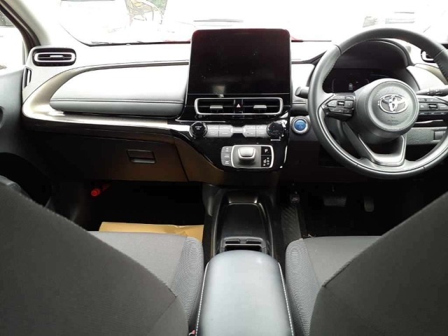 Toyota AQUA 2022 8048836-9
