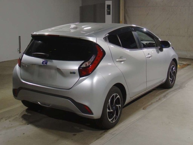 Toyota AQUA 2022 8048839-1
