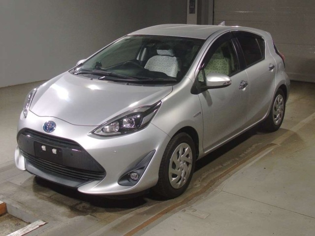 Toyota AQUA 2019 8048840-0