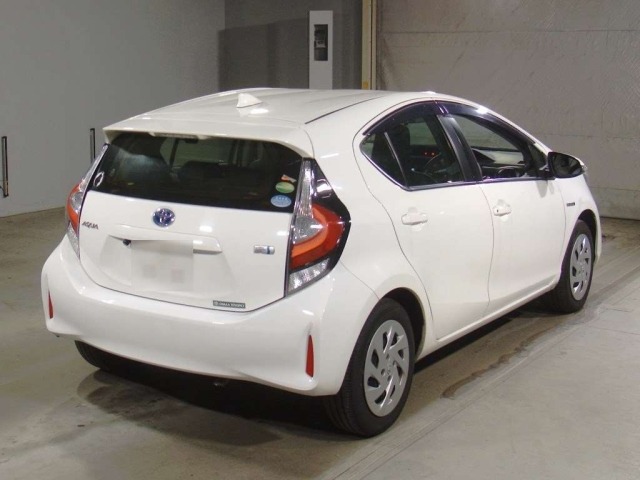 Toyota AQUA 2019 8048843-1