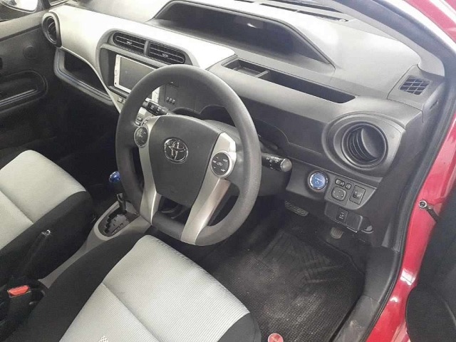 Toyota AQUA 2014 8048851-9