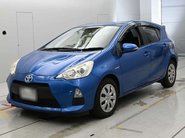 Toyota AQUA 2013 8048852-0
